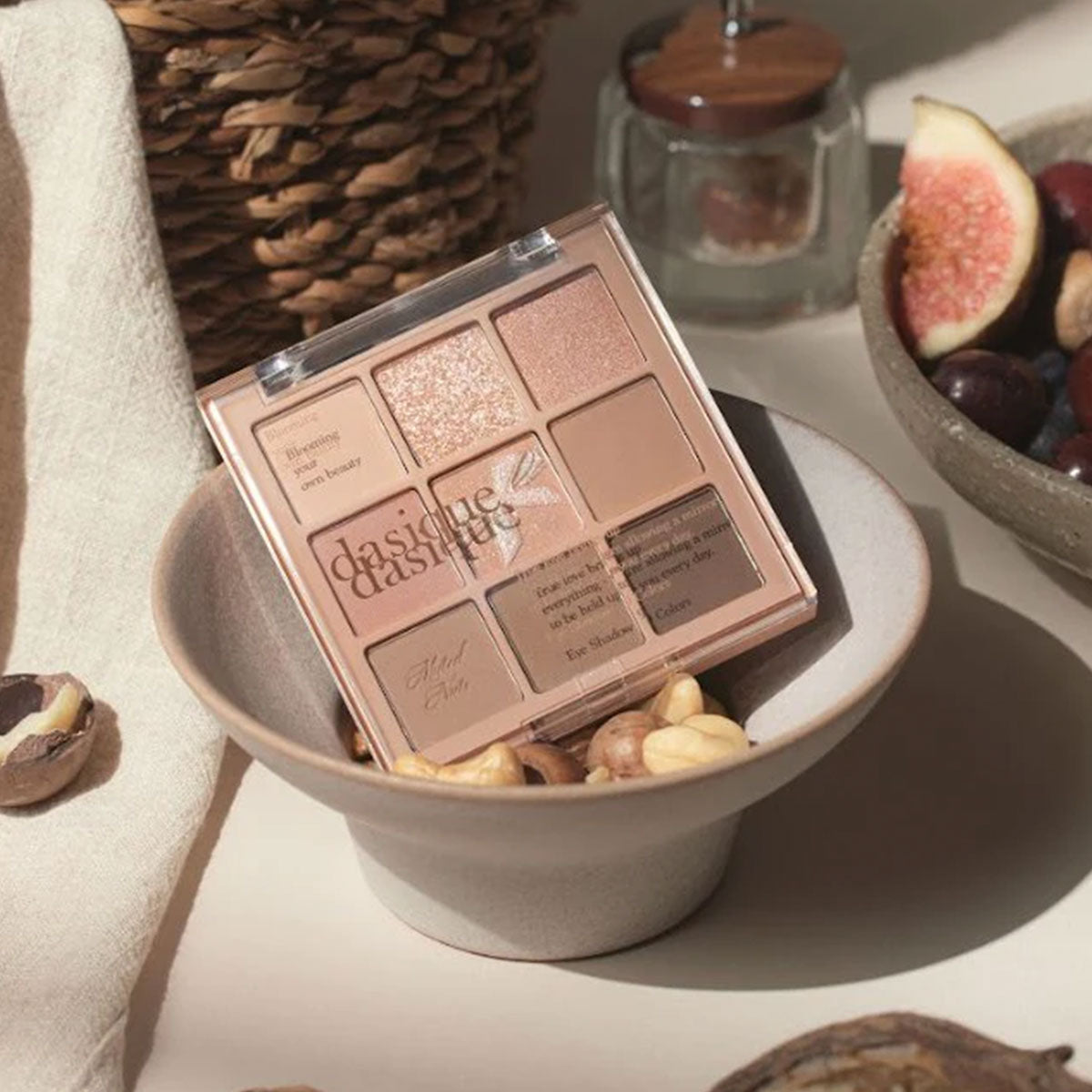 Dasique Shadow Palette #24 Muted Nuts 7.5g